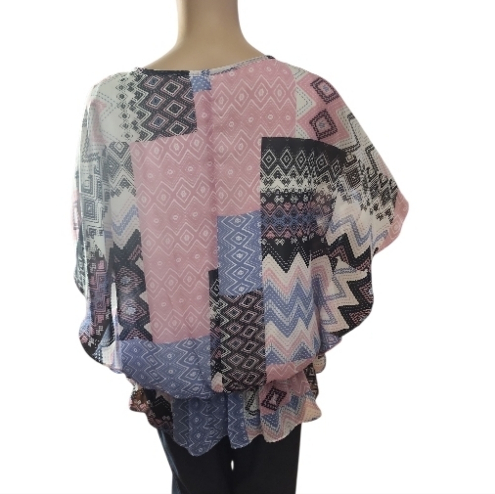 Sarah, Michelle size large Women's Multicolor Patterned Top - Picture 3 of 7